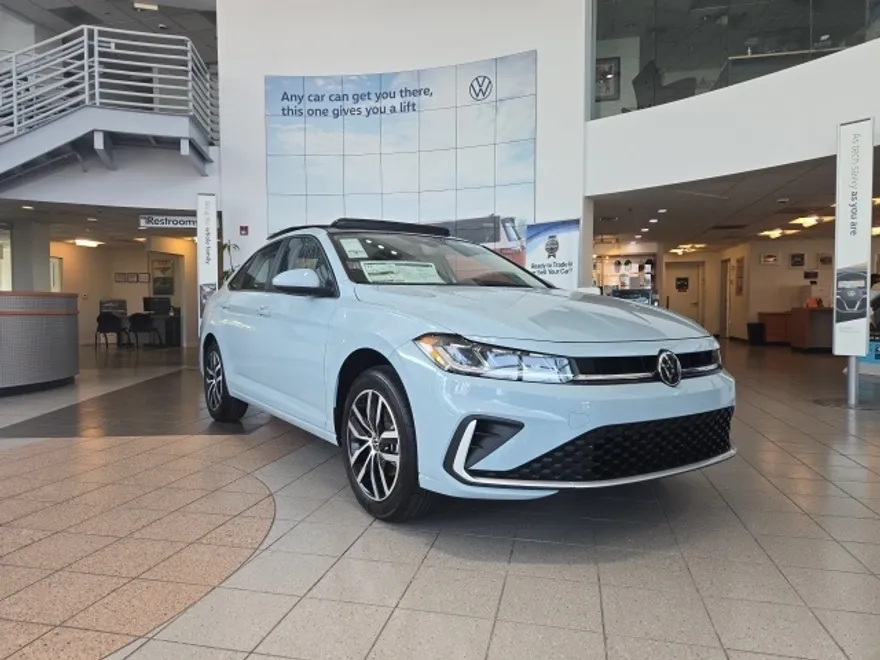 2025 Volkswagen Jetta SE photo 1