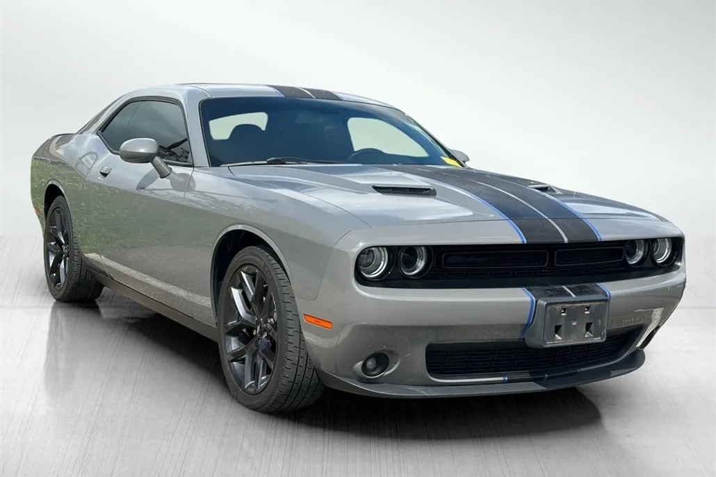 2019 Dodge Challenger SXT photo 1