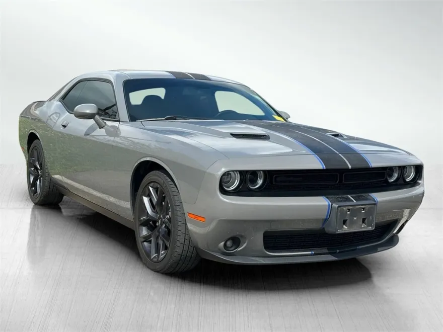 2019 Dodge Challenger SXT photo 1