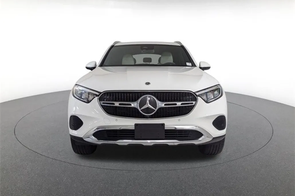 2025 Mercedes Benz GLC 300 4MATIC photo 1