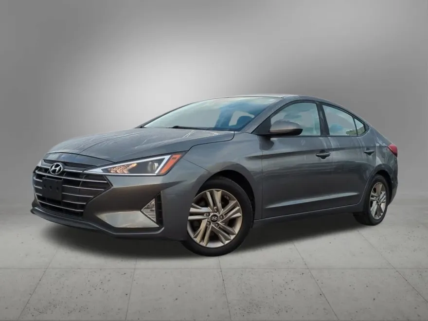 2019 Hyundai Elantra SEL photo 1
