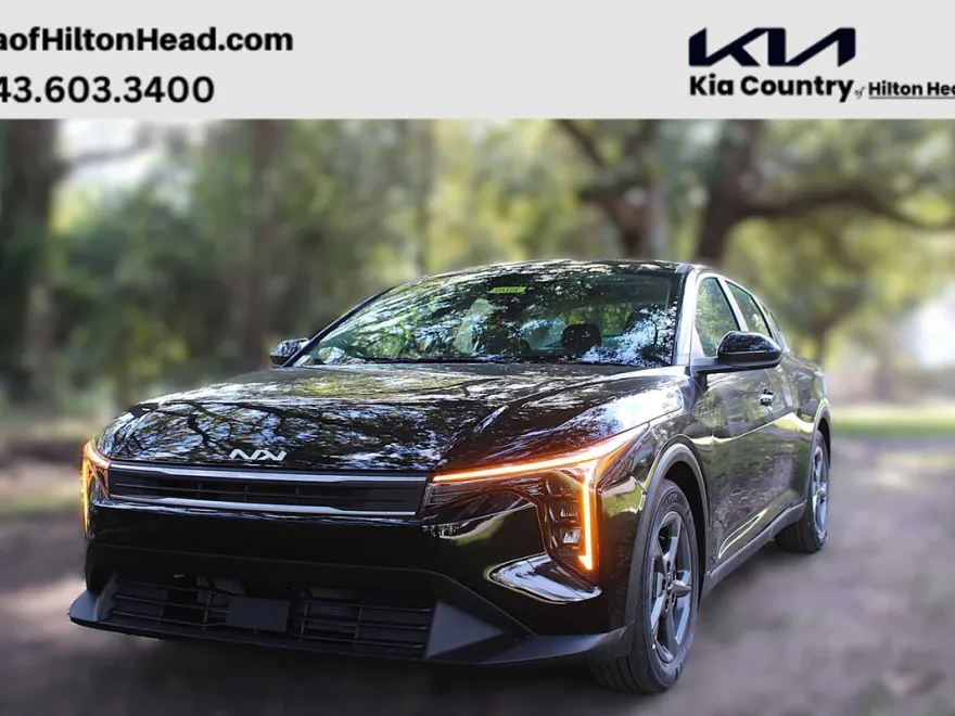 2025 Kia K4 LXS photo 1