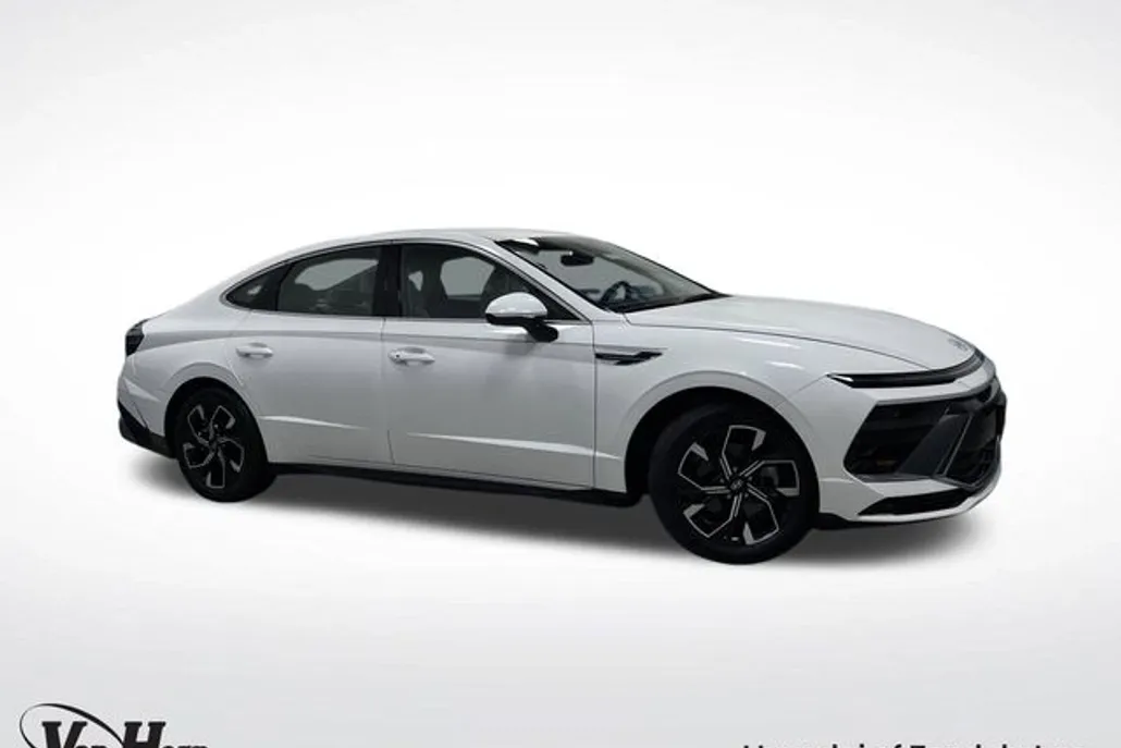2024 Hyundai Sonata SEL photo 1