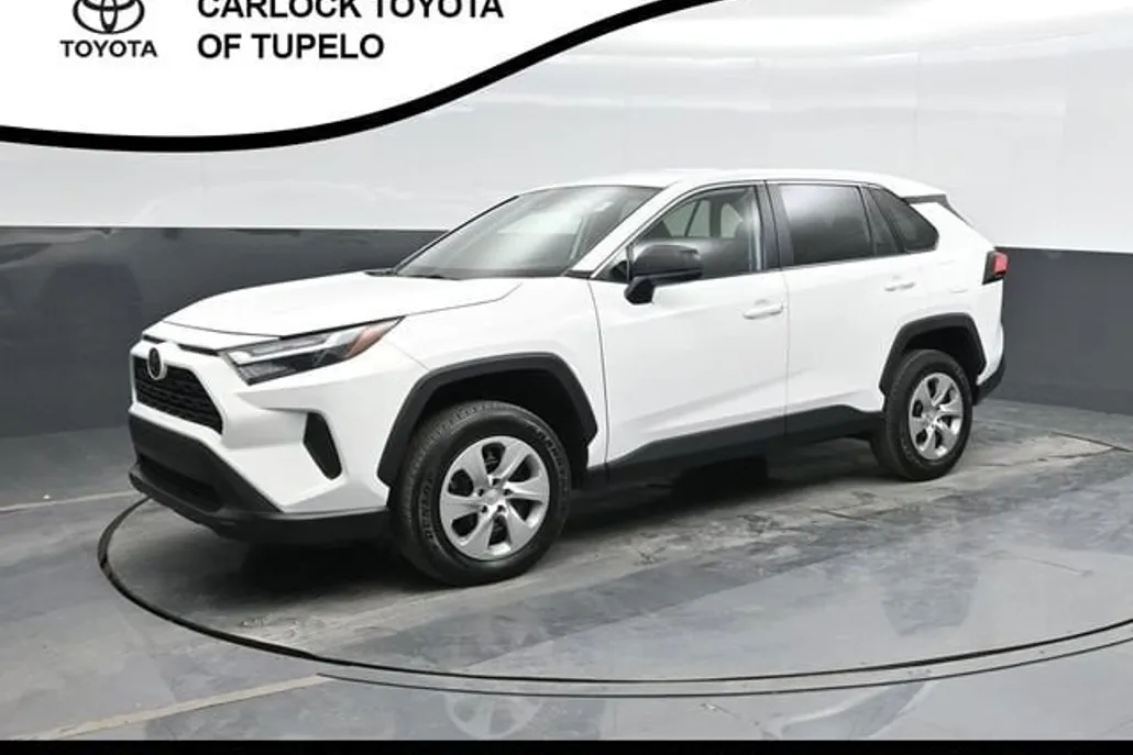 2023 Toyota RAV4 LE photo 1