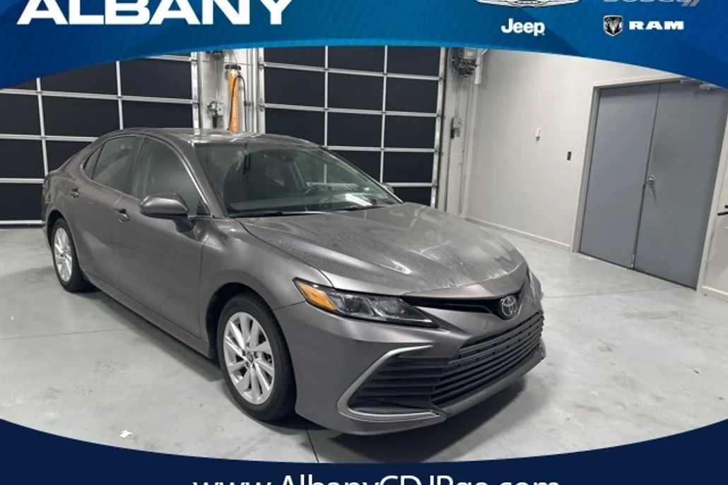 2024 Toyota Camry LE photo 1
