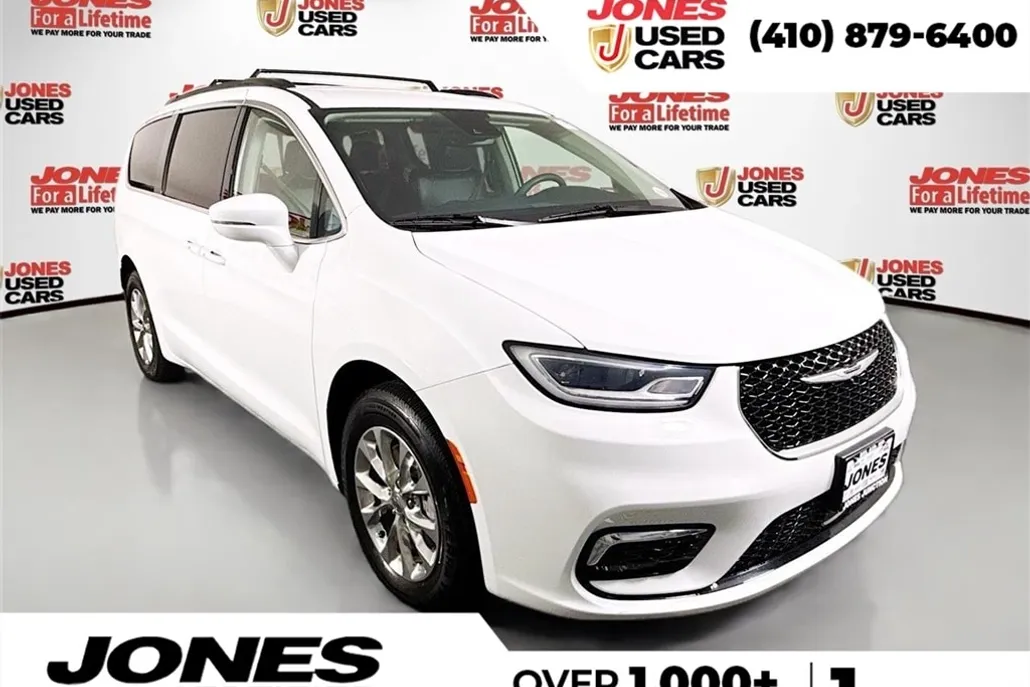 2022 Chrysler Pacifica Touring L photo 1