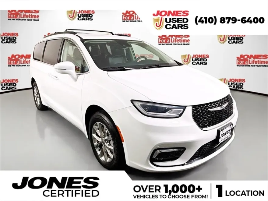 2022 Chrysler Pacifica Touring L photo 1