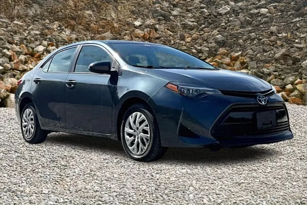 2019 Toyota Corolla XLE XSE photo 1