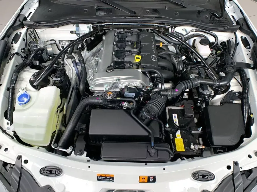 2025 Mazda MX-5 Miata Miata RF Grand Touring photo 15