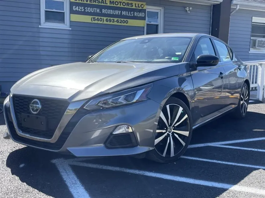 2022 Nissan Altima 2.5 SR photo 1