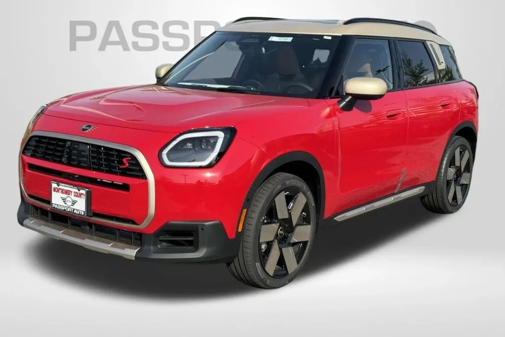 2025 Mini Countryman ALL4 S Iconic photo 1