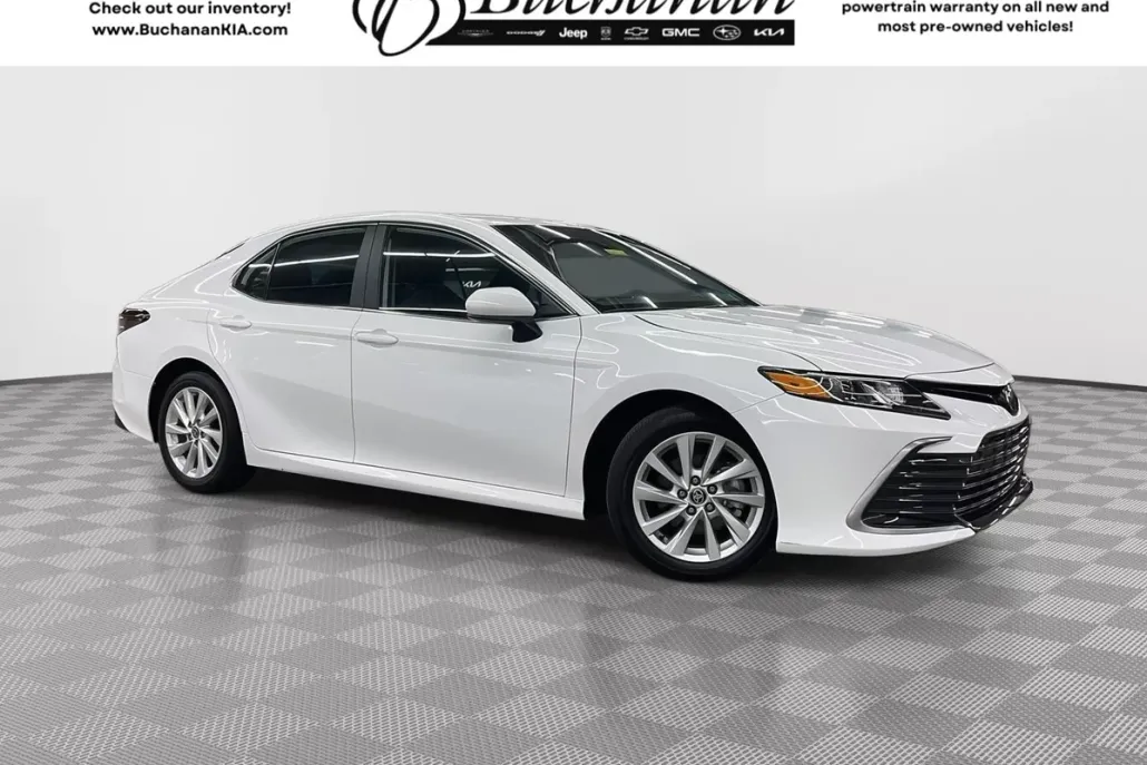 2024 Toyota Camry LE photo 1