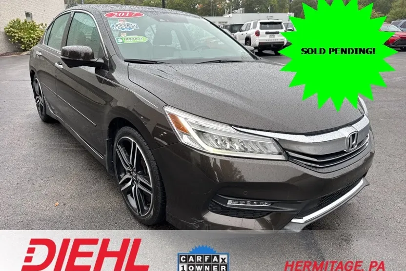 2017 Honda Accord Touring photo 1