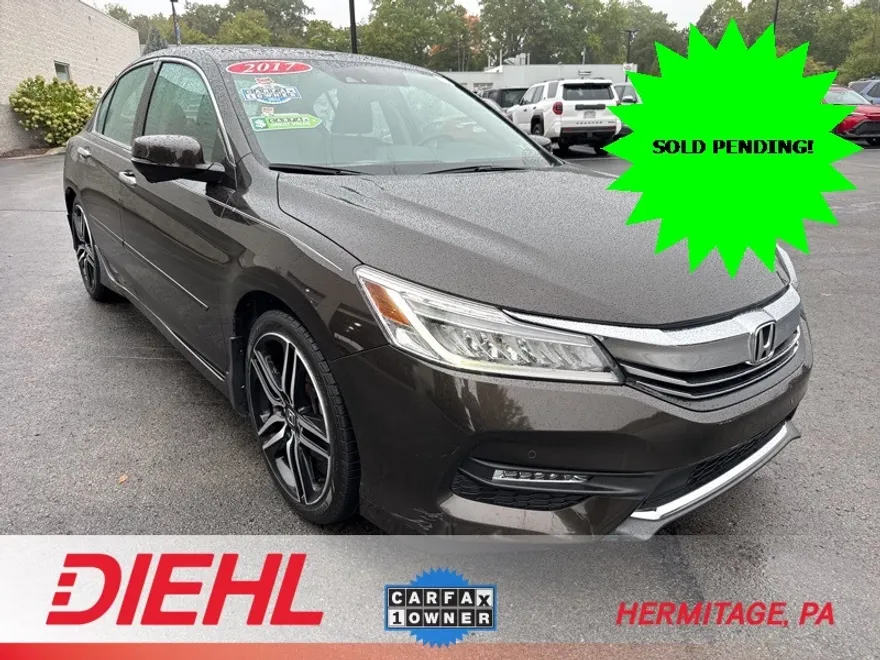 2017 Honda Accord Touring photo 1