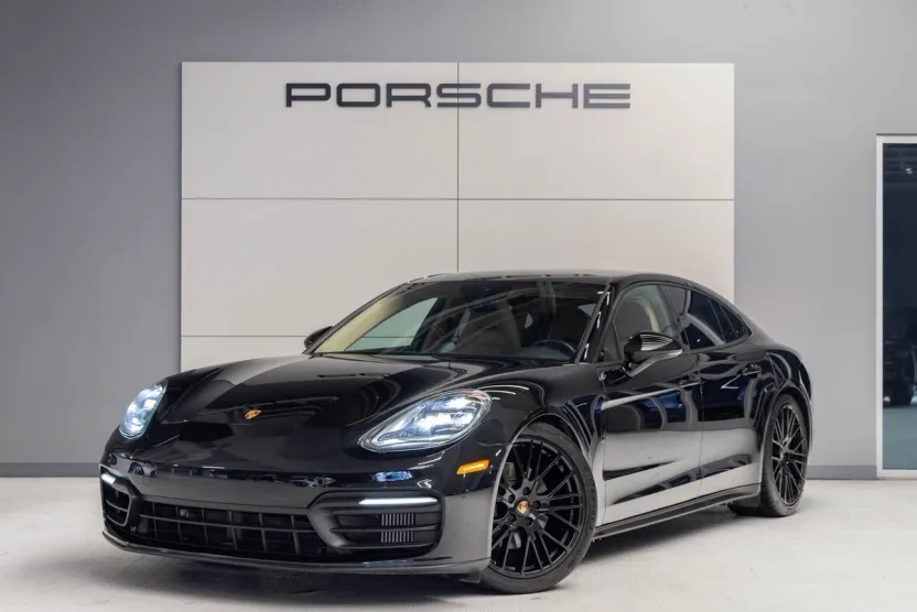 2021 Porsche Panamera 4 photo 1