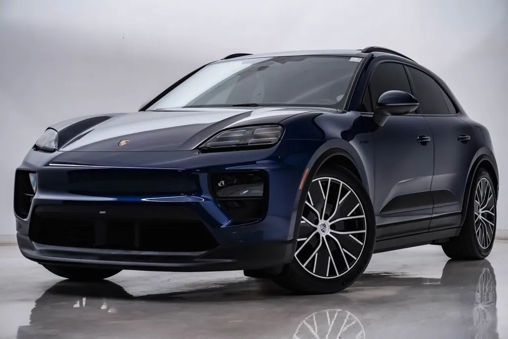 2024 Porsche Macan Electric 4 photo 1