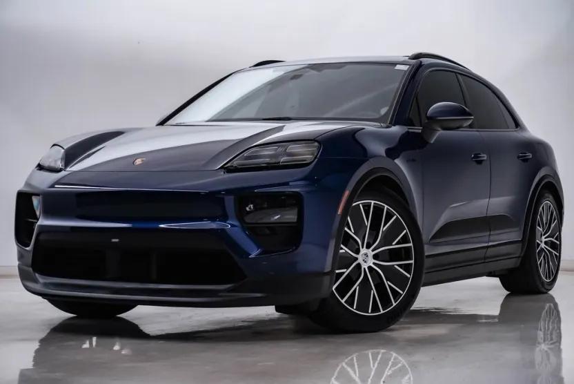 2024 Porsche Macan Electric 4 photo 1