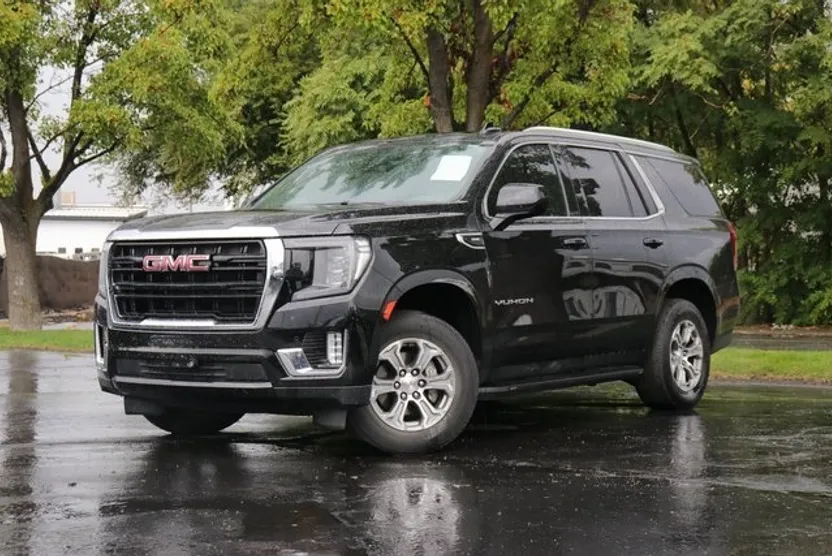 2022 Gmc Yukon SLE photo 1