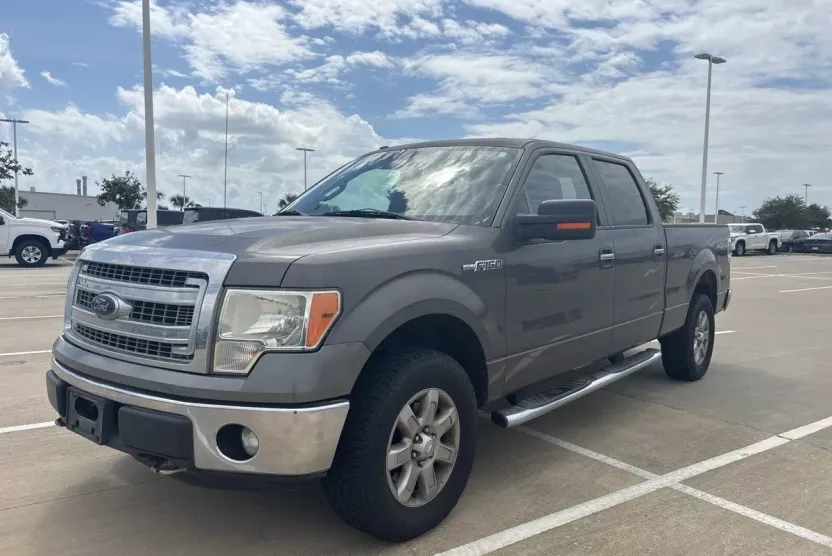 2013 Ford F-150 XLT photo 1