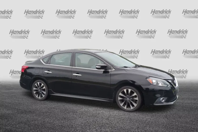 2016 Nissan Sentra SR photo 1