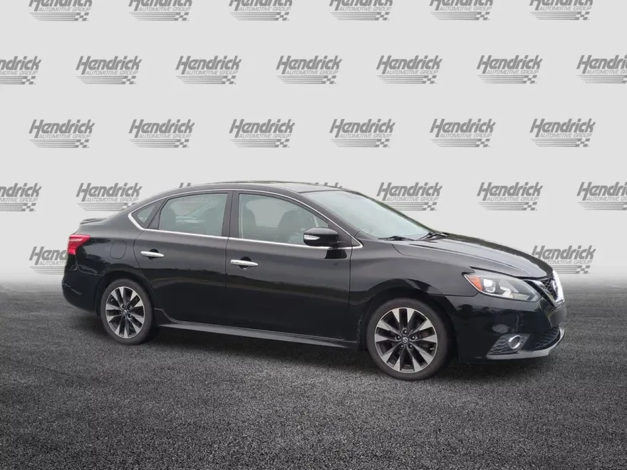 2016 Nissan Sentra SR photo 1