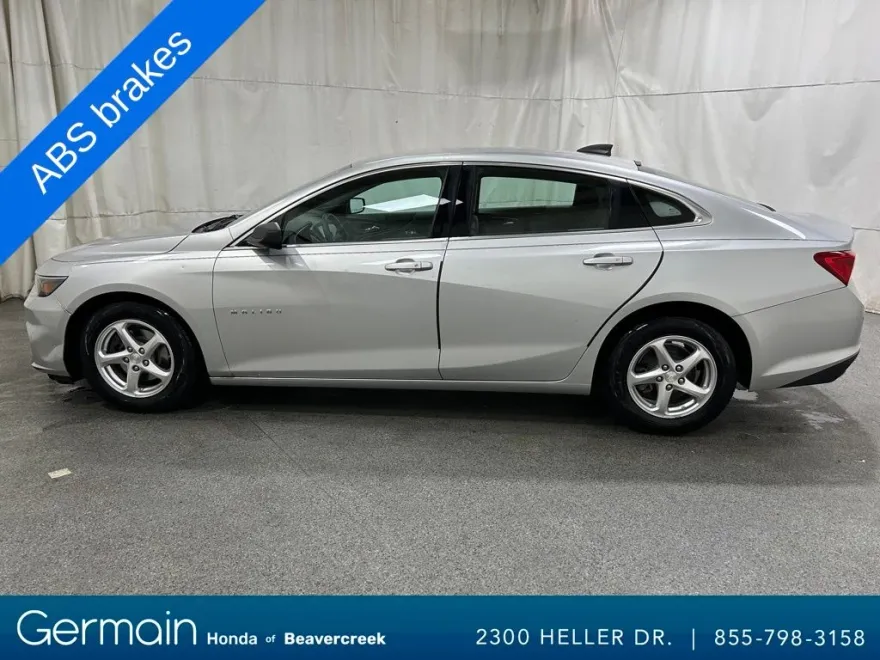 2017 Chevrolet Malibu LS photo 1
