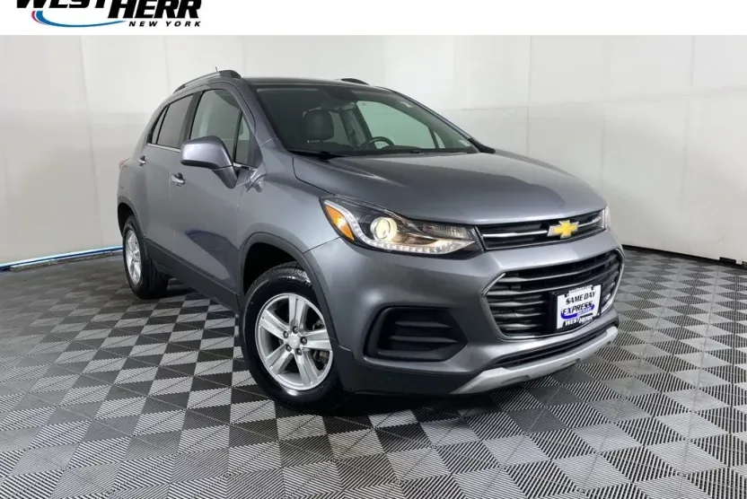 2020 Chevrolet Trax LT photo 1