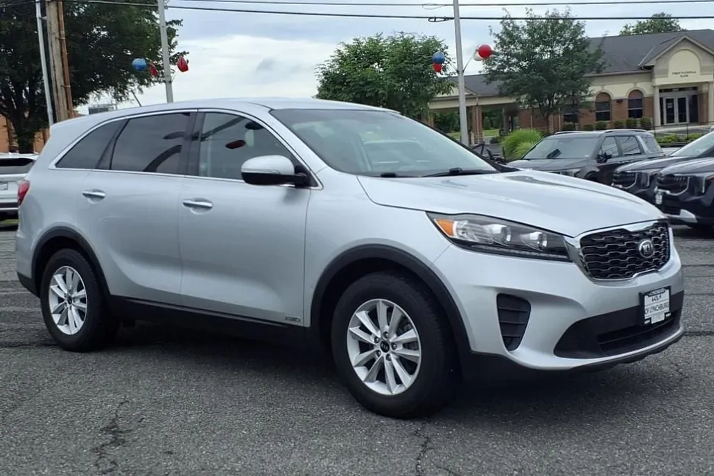 2020 Kia Sorento LX V6 photo 1