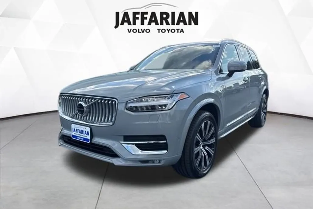 2024 Volvo XC90 Plus photo 1