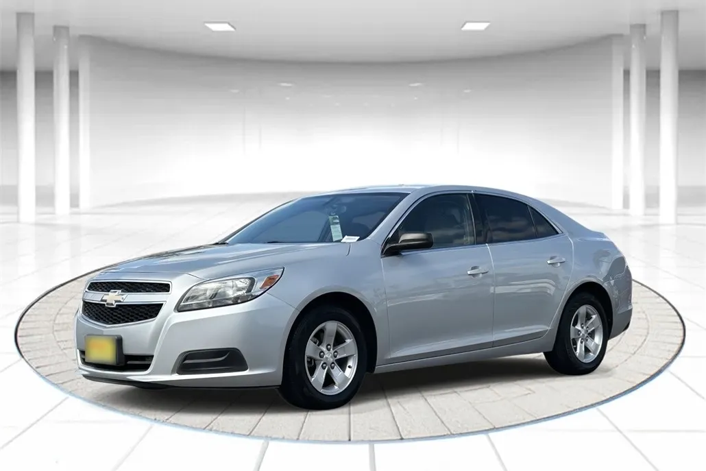 2013 Chevrolet Malibu LS photo 1