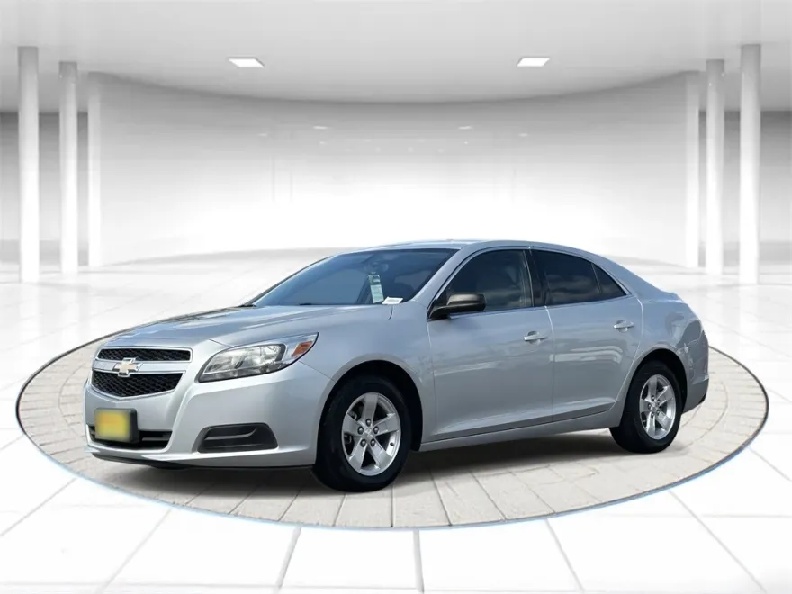 2013 Chevrolet Malibu LS photo 1