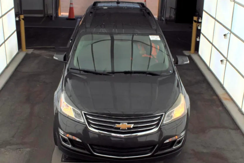 2017 Chevrolet Traverse 1LT photo 1