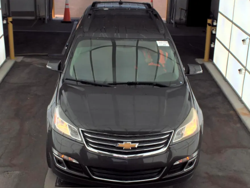 2017 Chevrolet Traverse 1LT photo 1