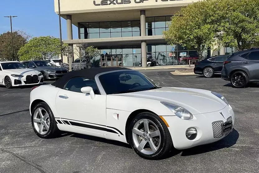 2008 Pontiac Solstice Base photo 1