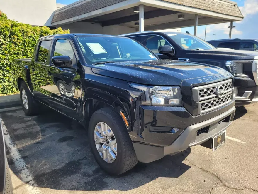 2023 Nissan Frontier SV photo 1