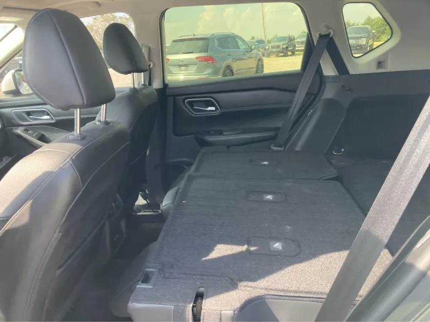 2024 Nissan Rogue Platinum photo 1