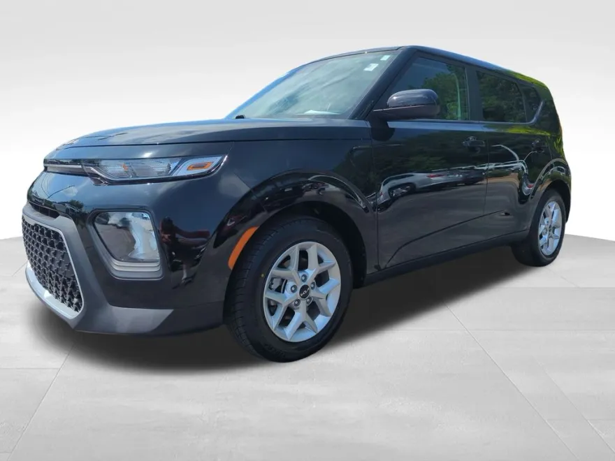 2022 Kia Soul LX photo 1