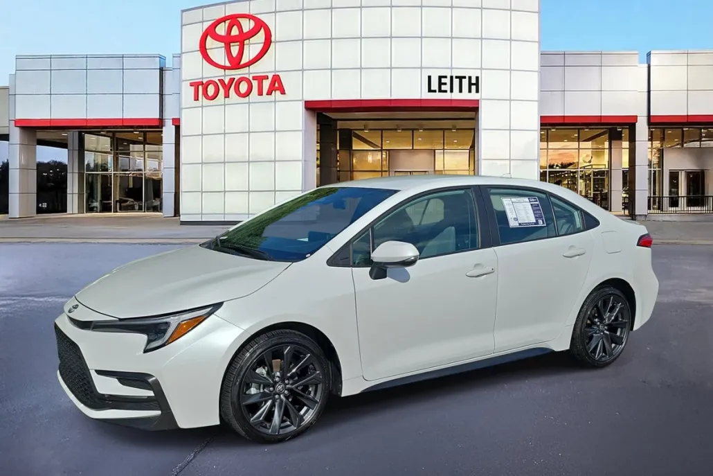 2024 Toyota Corolla SE photo 1