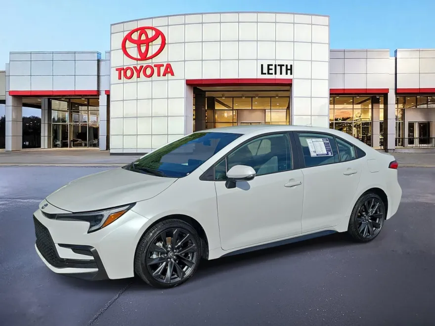 2024 Toyota Corolla SE photo 1