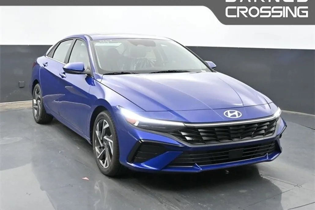 2024 Hyundai Elantra SEL Convenience photo 1