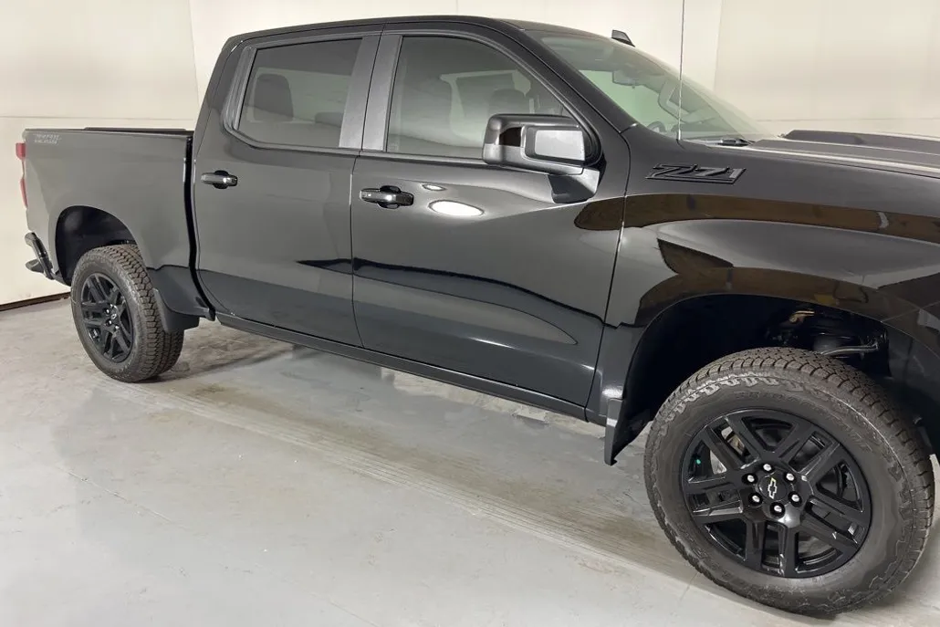 2026 Chevrolet Silverado 1500 LT Trail Boss photo 1