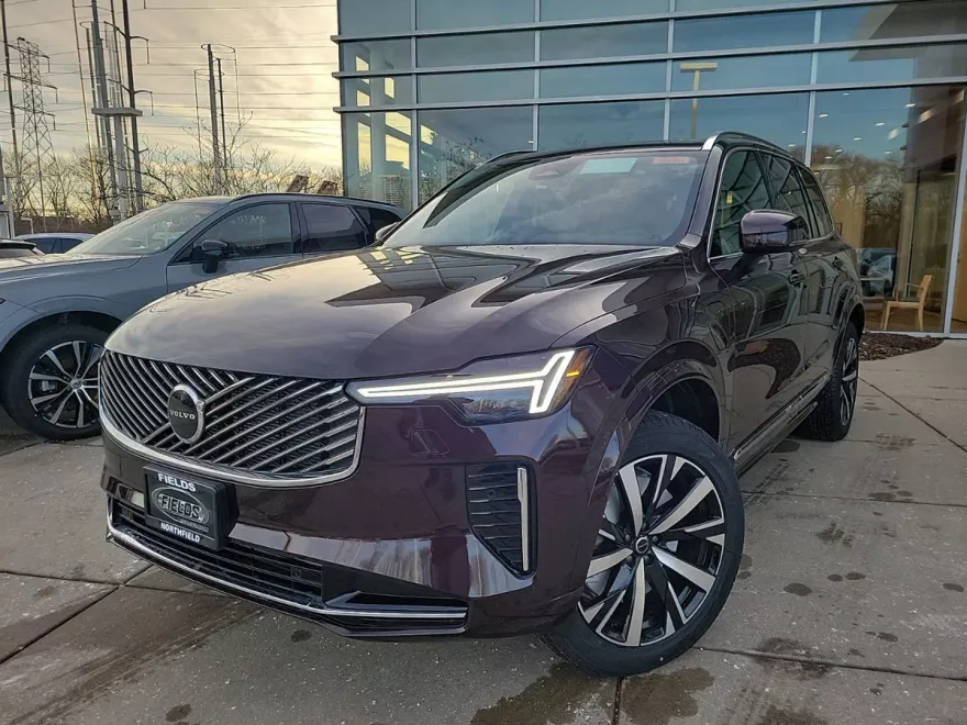 2025 Volvo XC90 T8 Core photo 1