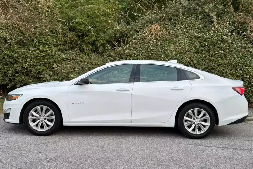 2022 Chevrolet Malibu 1LT photo 1