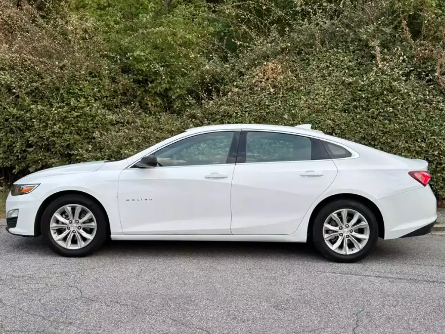 2022 Chevrolet Malibu 1LT photo 1