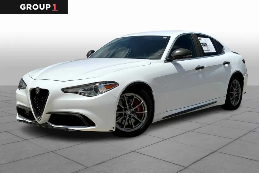 2019 Alfa Romeo Giulia photo 1