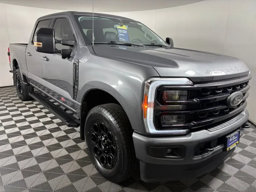 2023 Ford F-350 Lariat photo 1