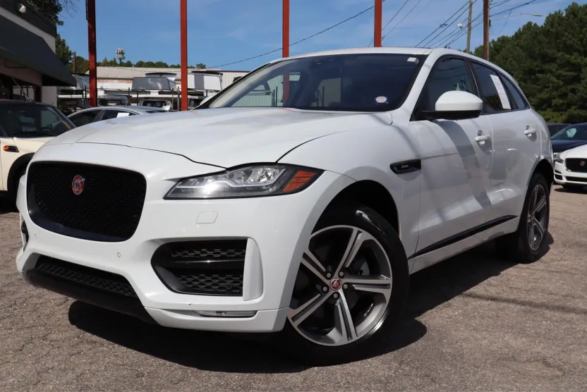 2017 Jaguar F-PACE R-Sport photo 1