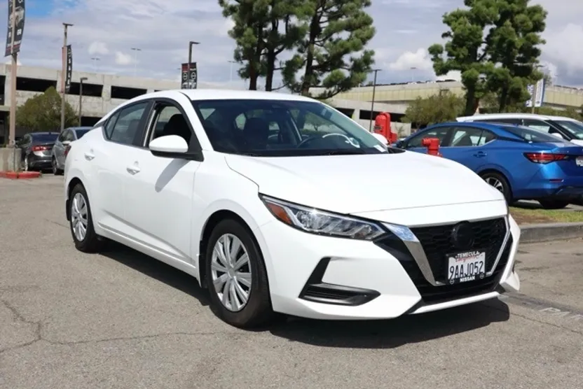 2022 Nissan Sentra S photo 1