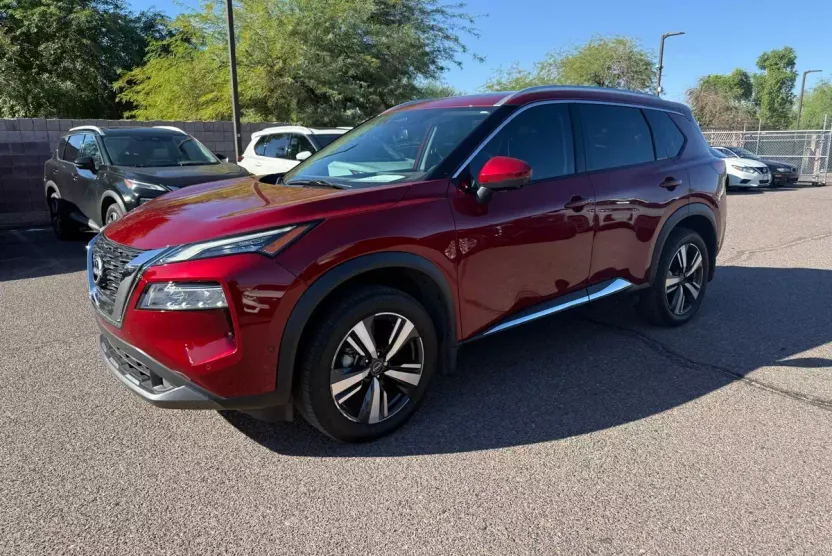 2023 Nissan Rogue SL photo 1