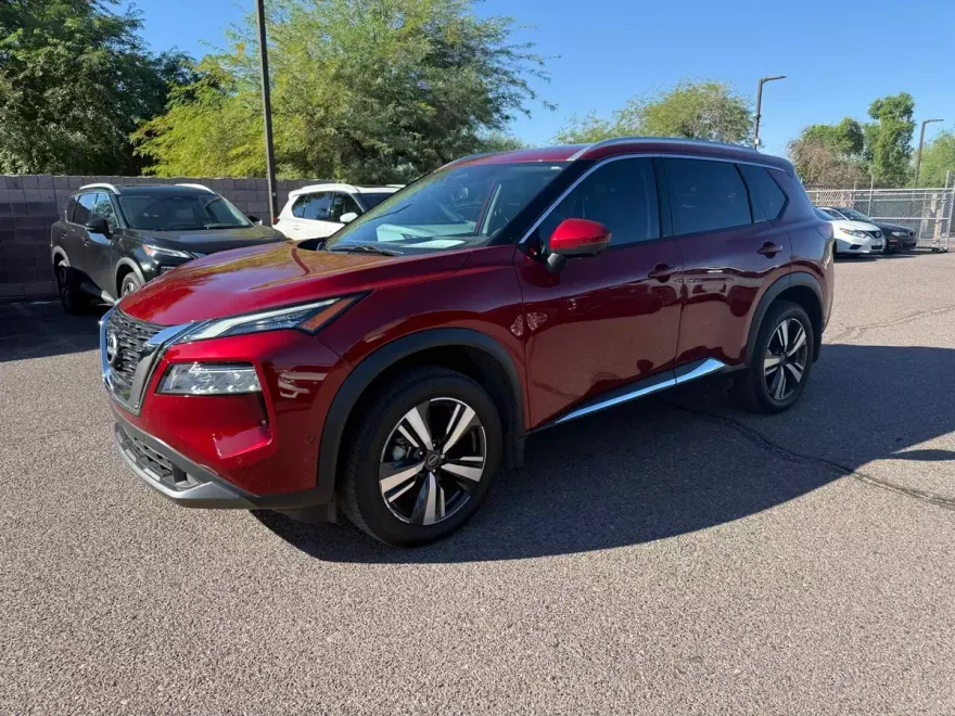 2023 Nissan Rogue SL photo 1